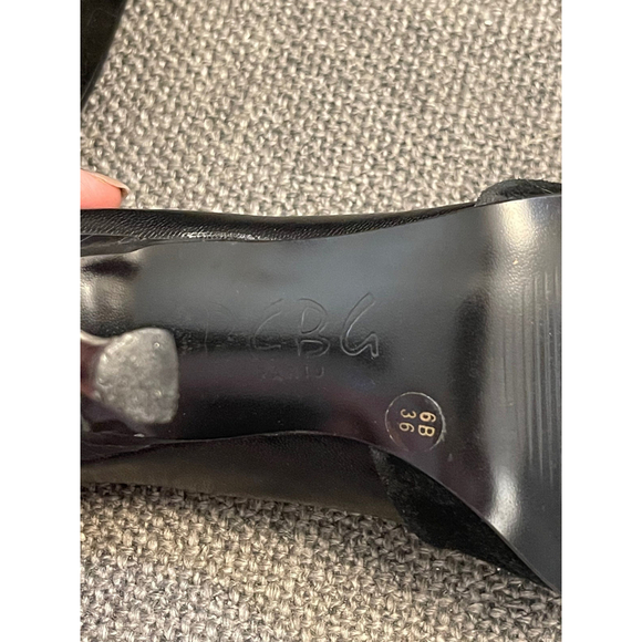 BCBG Paris Black Suede Pump Heels Size 6 - Picture 10 of 11